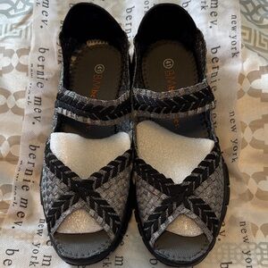 bernie mev. Silver and Black Woven Sandals